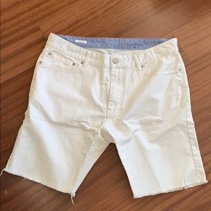 White Men’s Shorts with frayed bottom